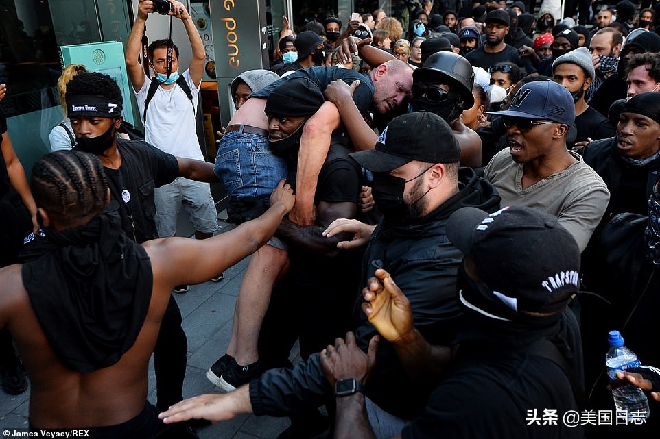 浼︽暒绉嶆棌楠氫贡浜嬩欢,鑻卞浗鐖嗗彂楠氫贡瀹炲綍瑙嗛