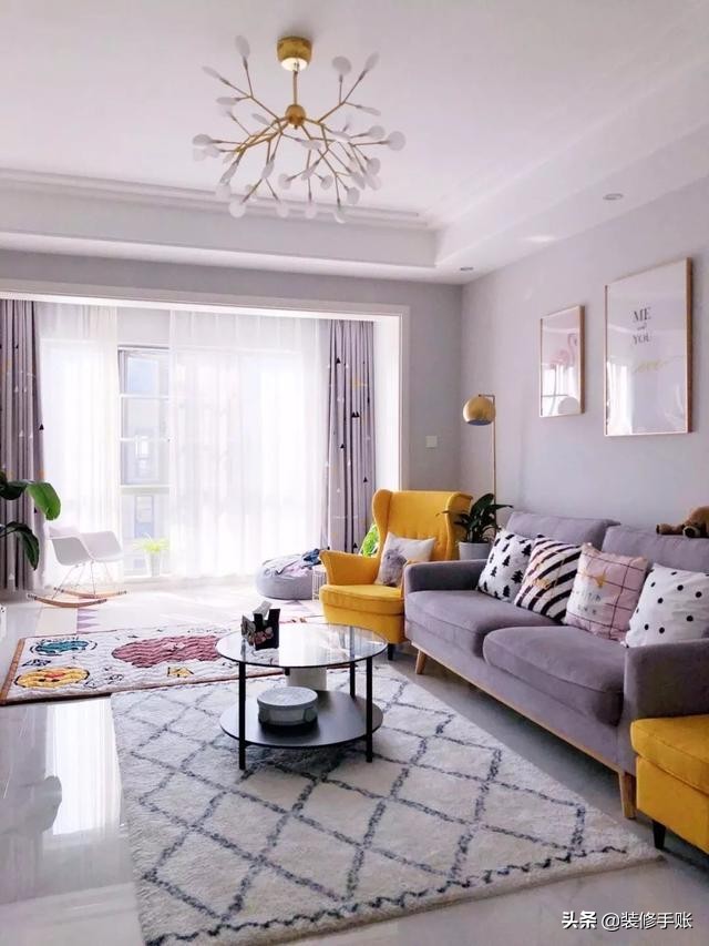 长又窄的客厅怎么布置,又窄又长的客厅怎么摆