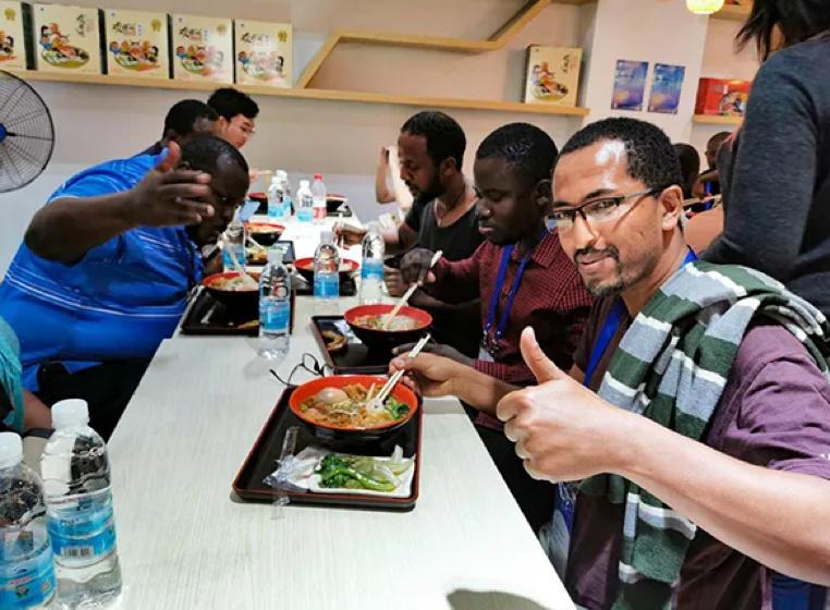 漂洋过海来见你广西螺蛳粉是这样走向世界的