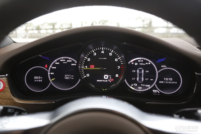 保时捷panamera混动深度测试 (全新保时捷panamera4s 2.9t试驾感受)