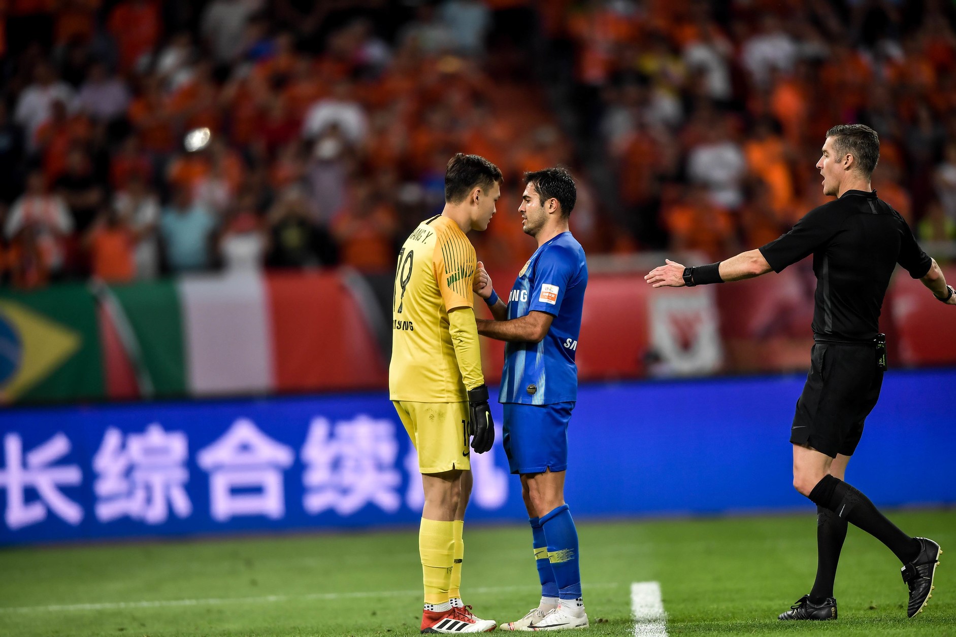 苏宁击败恒大,江苏苏宁亚冠最新比赛结果