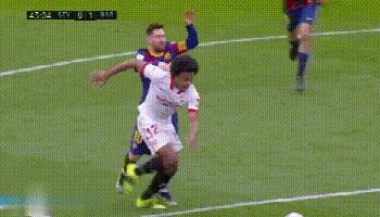 吐槽罚下梅西红牌,不满判罚裁判暴怒视频