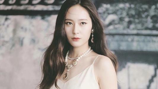 郑秀晶的组合成员,fx组合宋茜郑秀晶采访视频