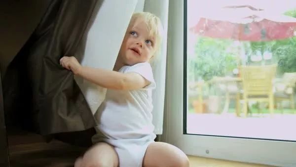 亲子小游戏促进宝宝左右脑 (八种游戏让宝宝更聪明)