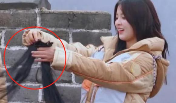 何炅快乐大本营假发,何炅1岁到48岁荧幕颜值变化