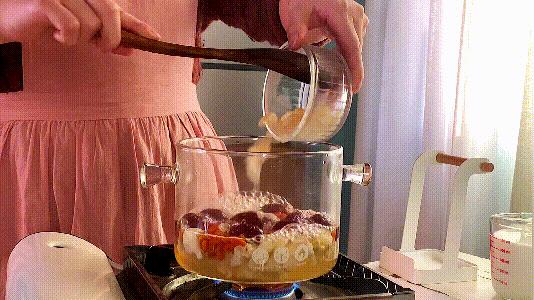 三月女人节带你制作几款美颜甜品,做个美味的花胶炖牛奶