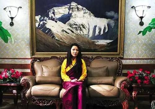 藏族活佛十世班禅，娶开国上将外孙女为妻，唯一女儿现后来怎样了