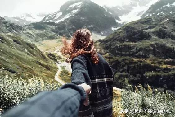 自私的人才会只讲人情世故,自私的人永远没法交心