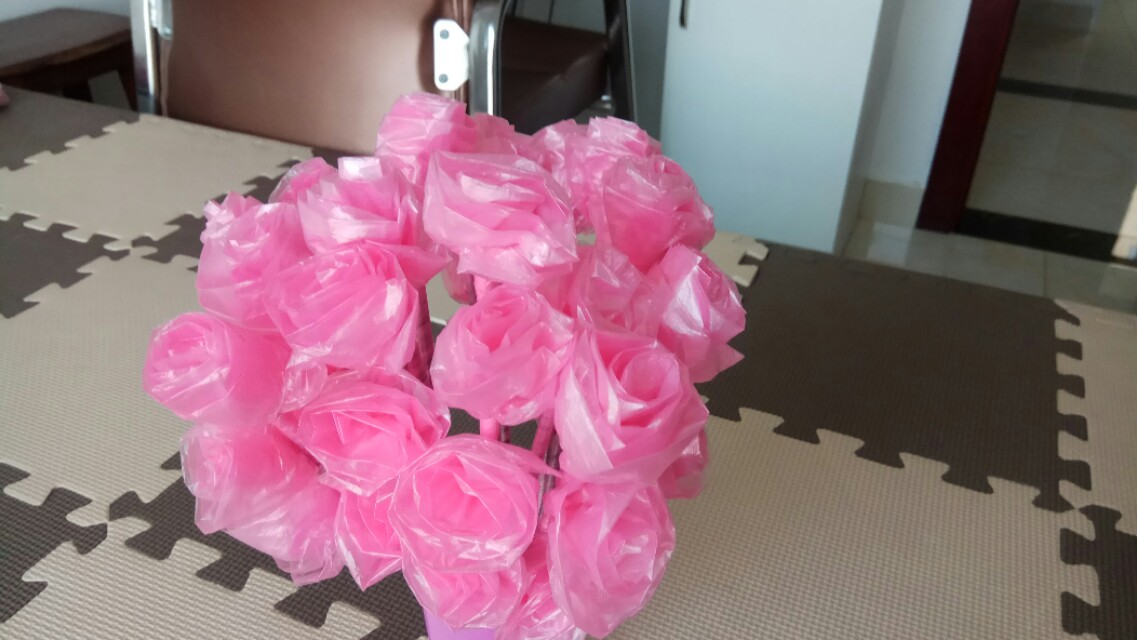 diy手工制作花垃圾袋,一次性筷子做玫瑰花花篮
