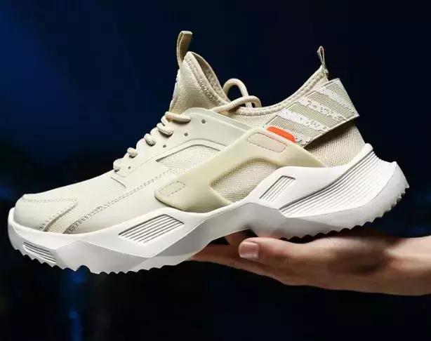 比较轻而且回弹和减震都不错的鞋,又软又帅又减震的鞋子推荐