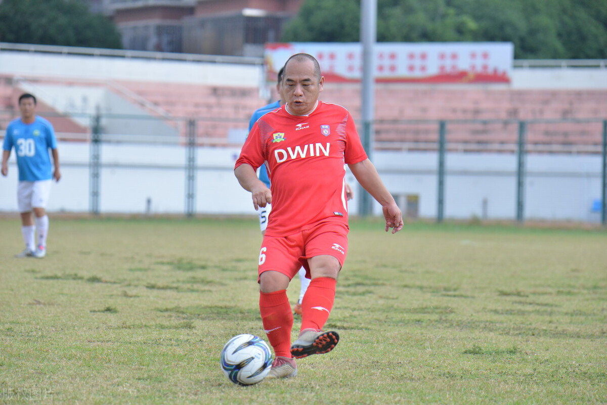 为什么足球俱乐部不能中性冠名,足球俱乐部会员制模式