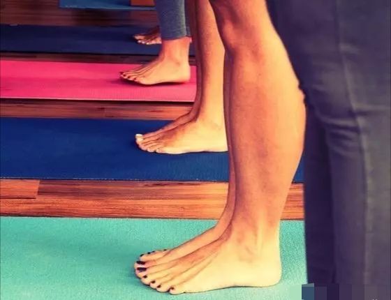 如何练好脚趾瑜伽,练习脚根基的瑜伽动作
