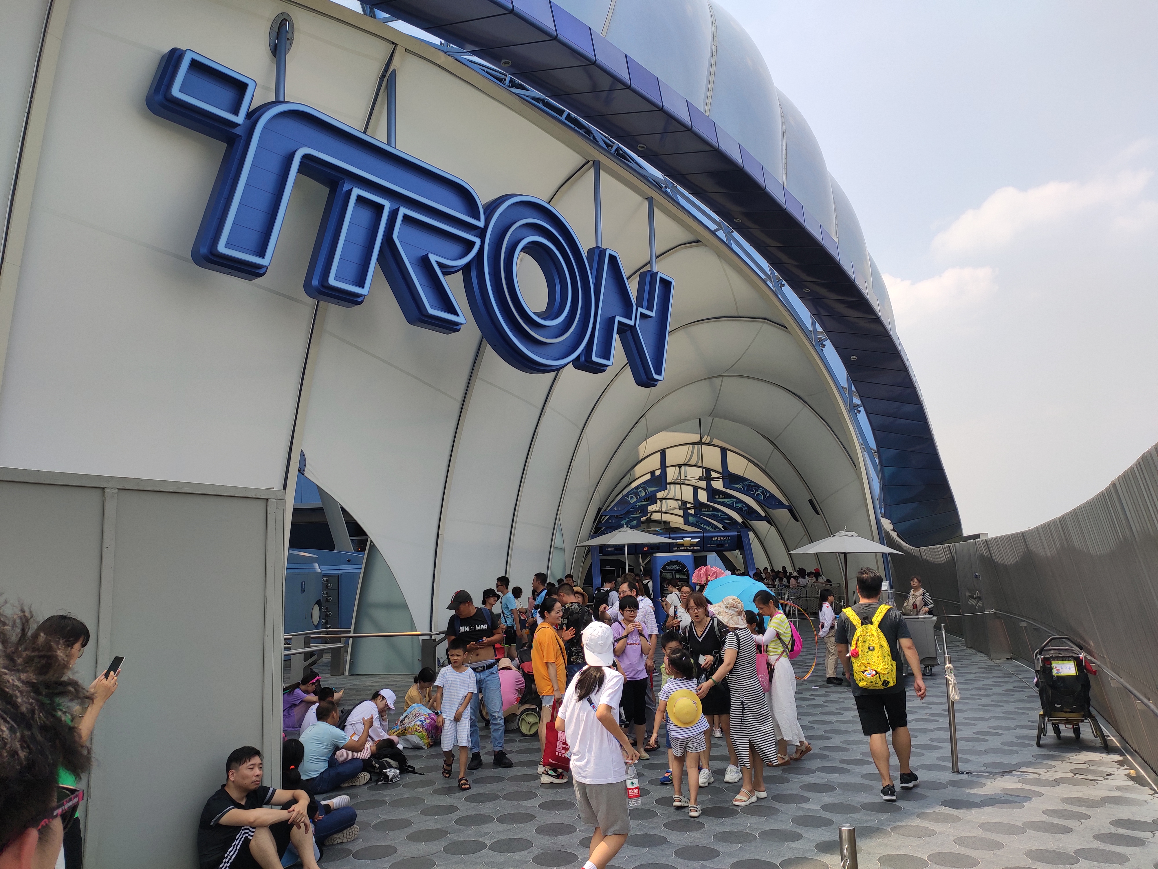 上海迪士尼一大一小旅游攻略,上海迪士尼吃住攻略讲解