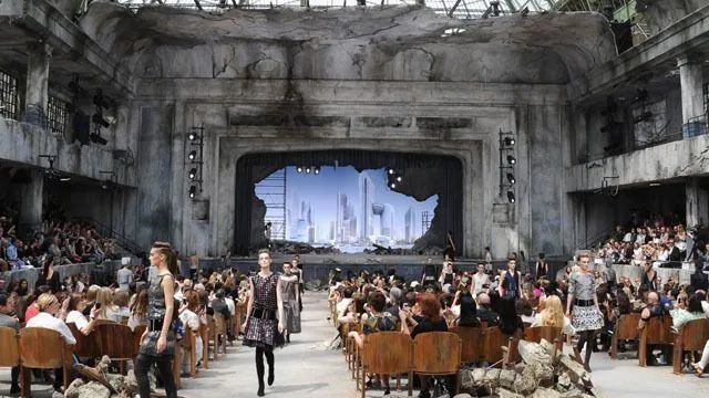 颠覆传统设计的时装秀,让你惊艳的时装秀场布置