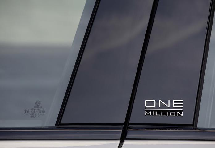 2019款大众途锐灯光展示,大众途锐激光大灯展示