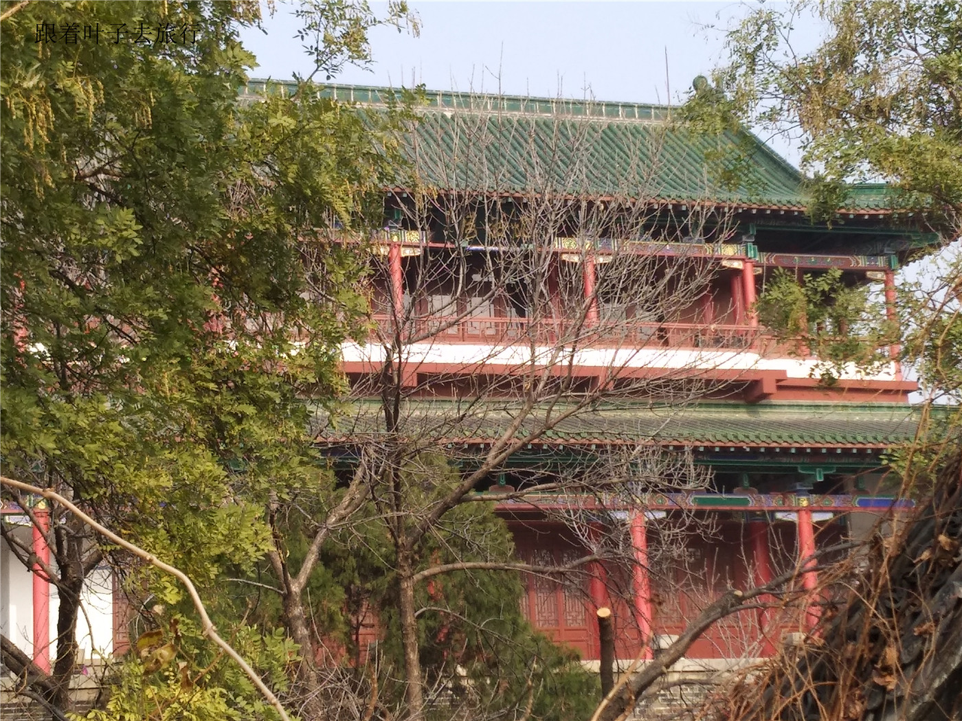 大明湖畔南丰祠雨荷厅前的荷花池,大明湖南丰祠的传说