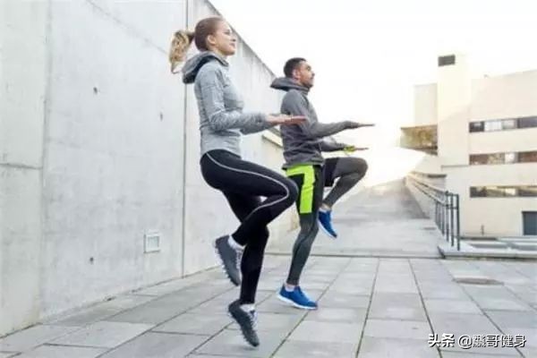 每天20分钟高抬腿训练,每天高抬腿和后抬腿练习可以吗