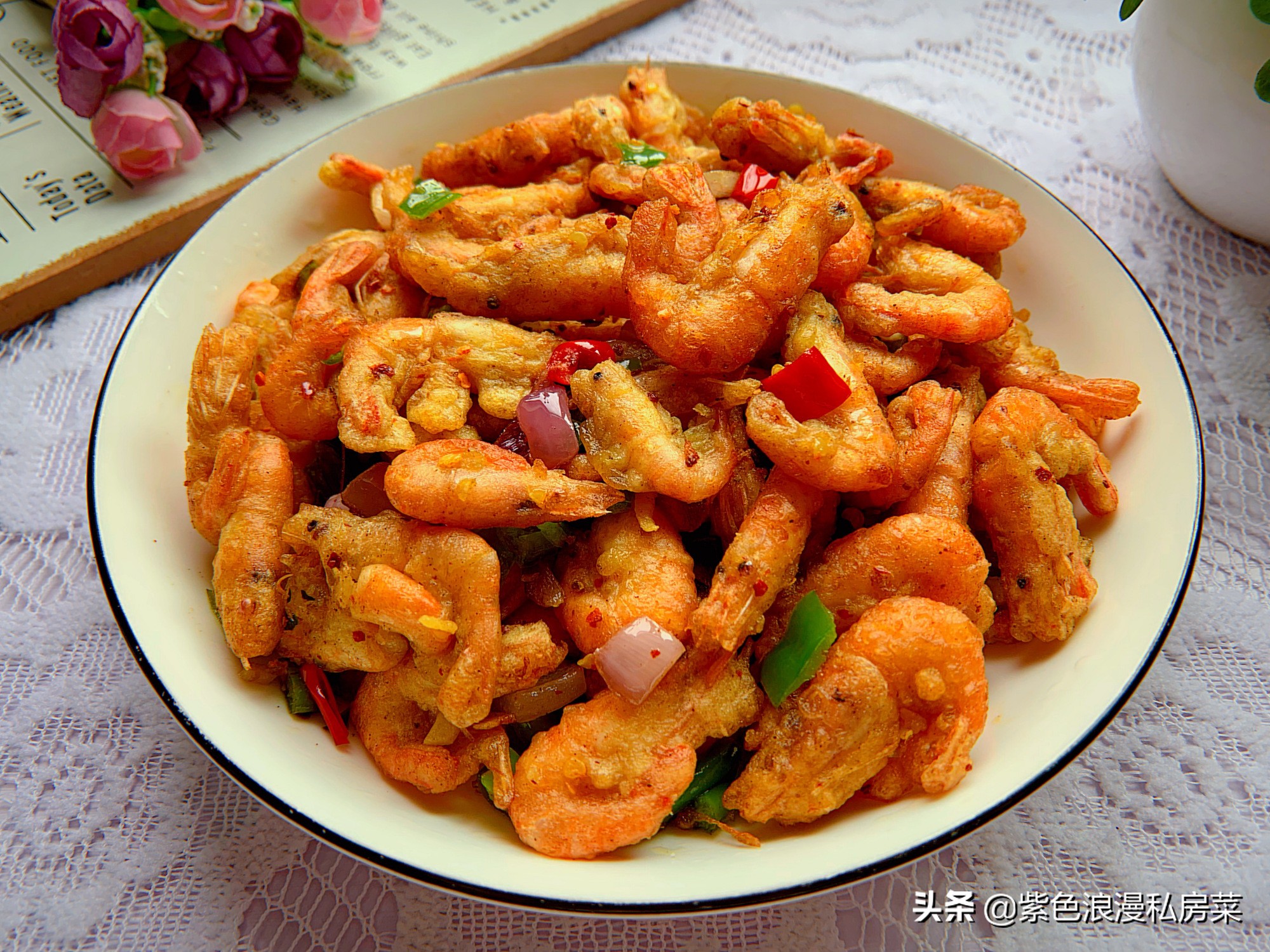 干炸小河虾金黄酥脆好吃又补钙,吃小河虾补钙是连皮一起吃吗