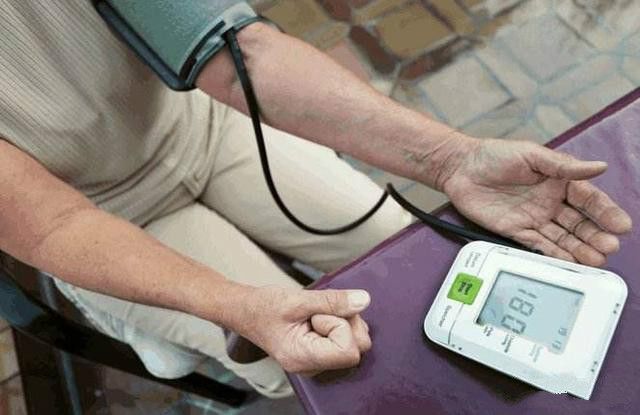 高血压180吃什么药能降下来,高血压吃了药还很高怎么处理