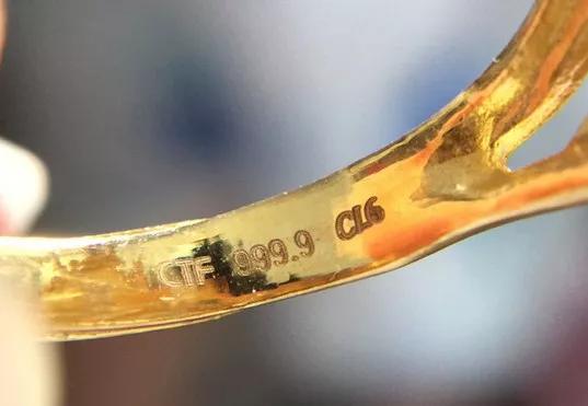 结婚三金都买些什么 (结婚三金都包含什么一定要买吗)