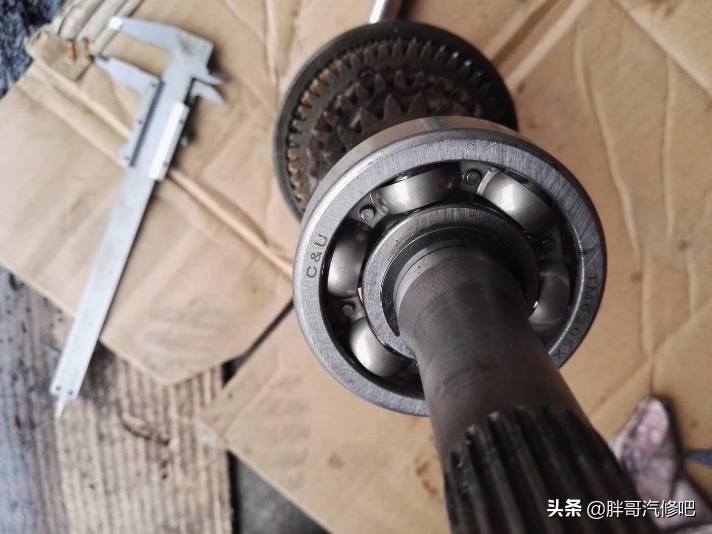 变速箱拆解全部过程,一个垫片搞定手动变速箱异响