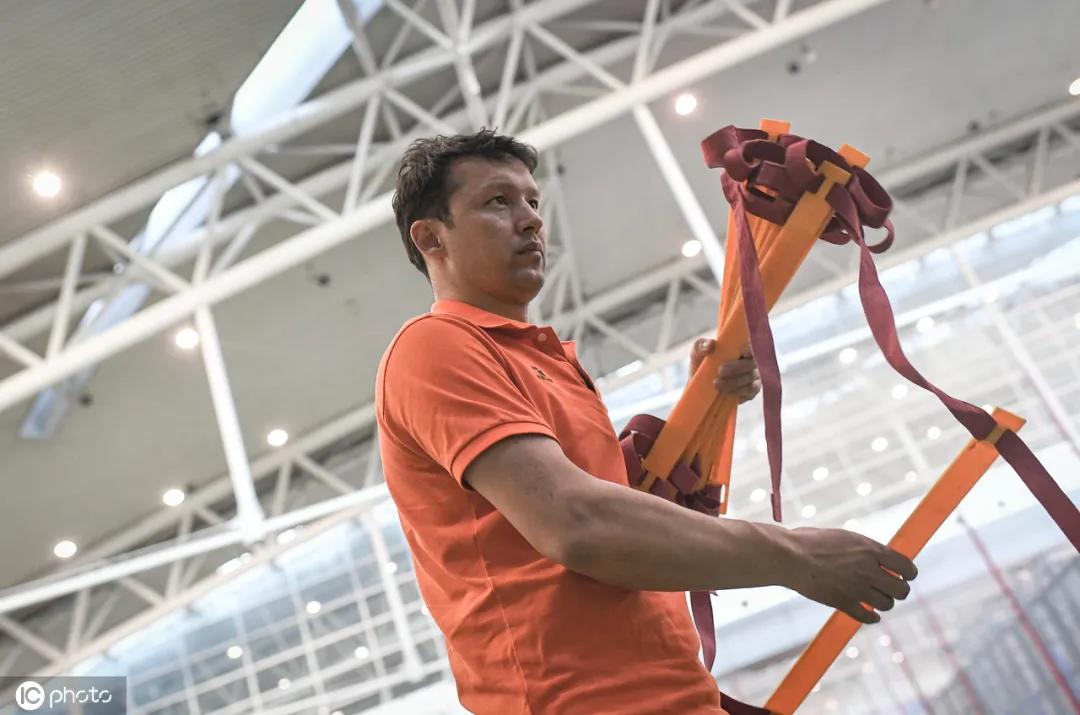 他不是神童纪录片,他不是神童