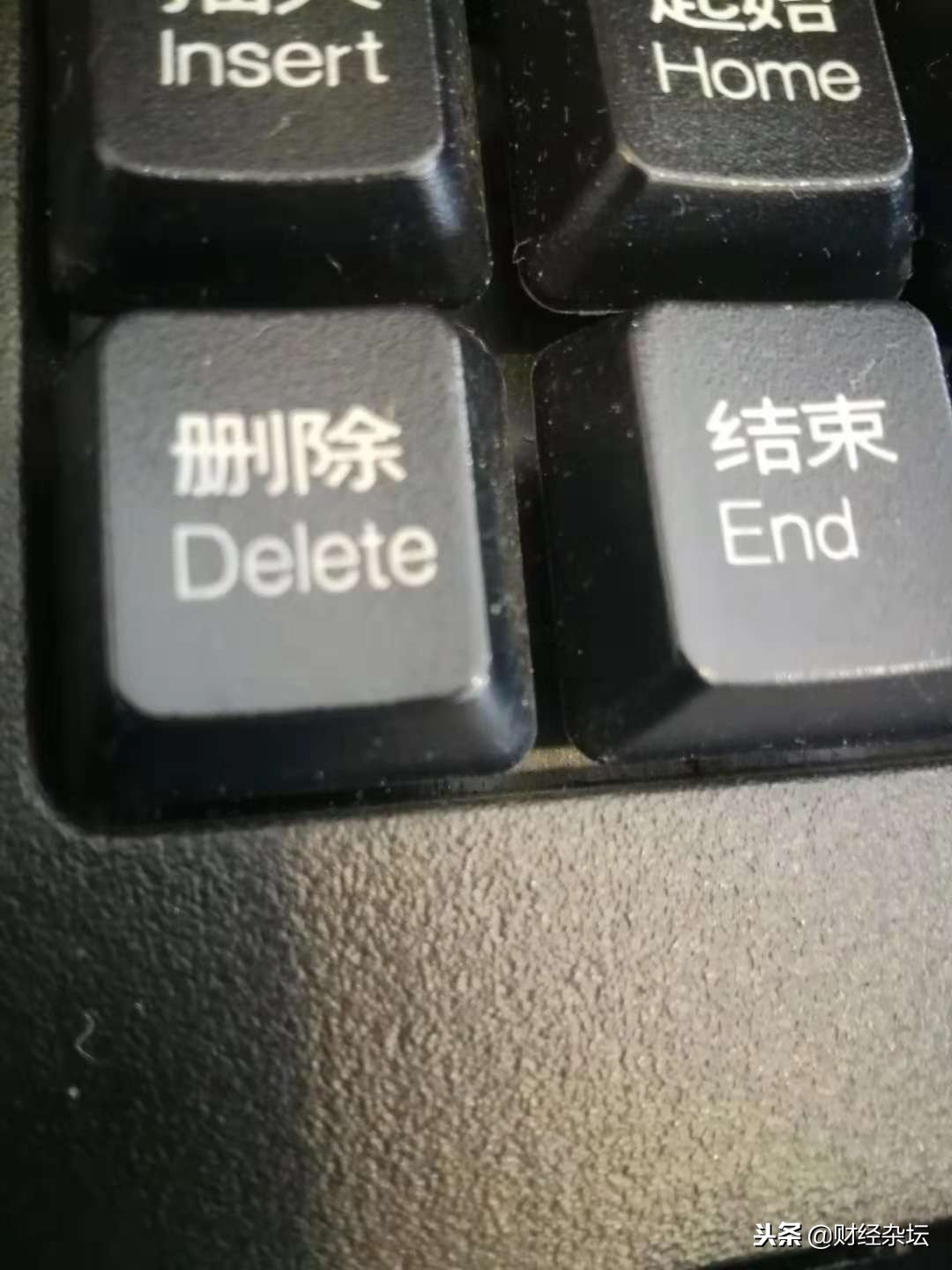 “玩死”阿玛尼的这家中国公司：8年17起并购专做亏本生意成老赖