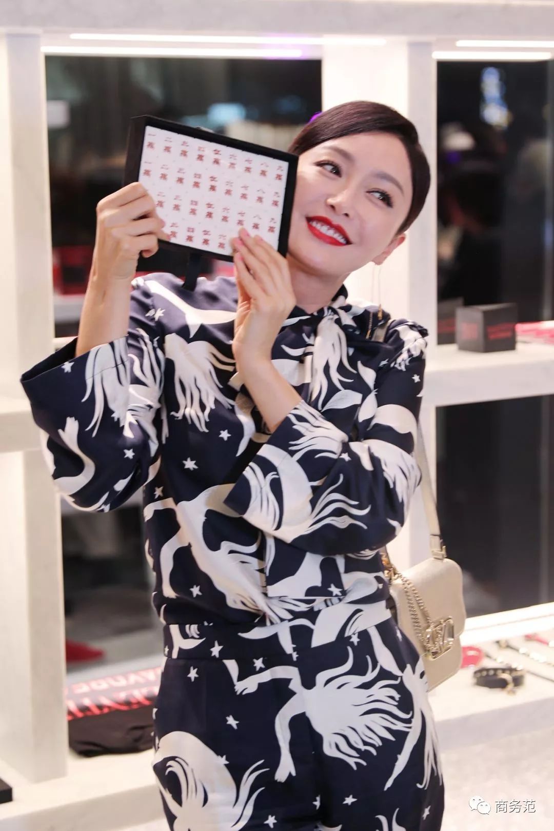 Valentino第一次中国办高定秀,张艺兴来捧场,杜鹃压轴气质绝了