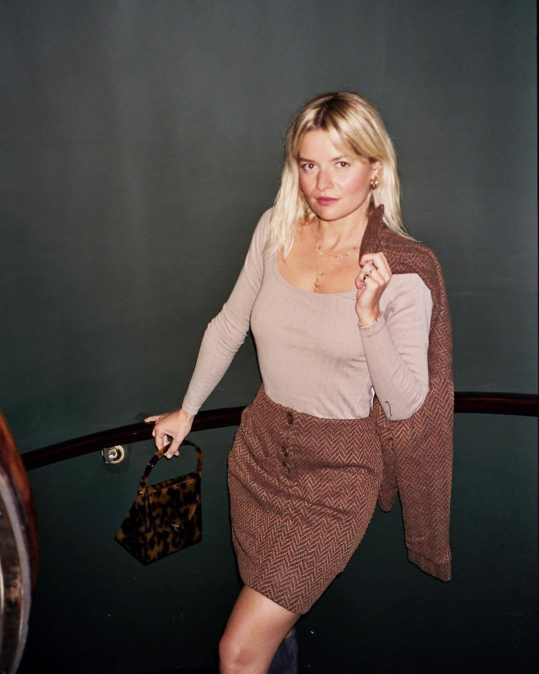 方脸女生修饰方法,方脸的女孩如何打扮好看