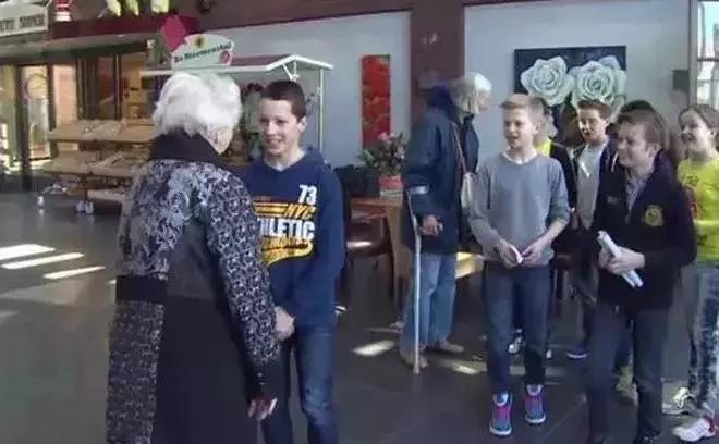 152名老人被骗8年却觉得无比快乐,世界上最伟大套路