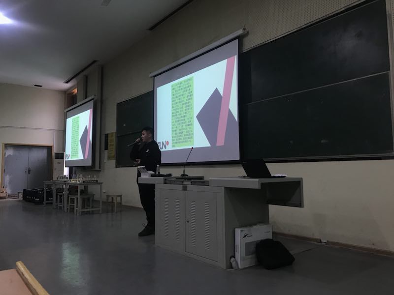 帆视觉导师江汉大学讲摄影，有颜又有才实力圈粉中