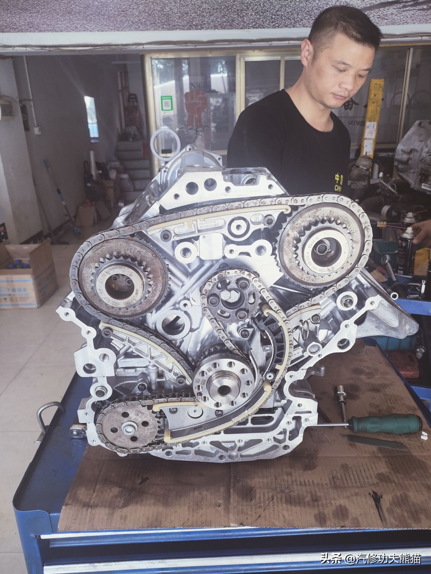 新款大众途锐烧机油吗,百万豪车为什么还烧机油