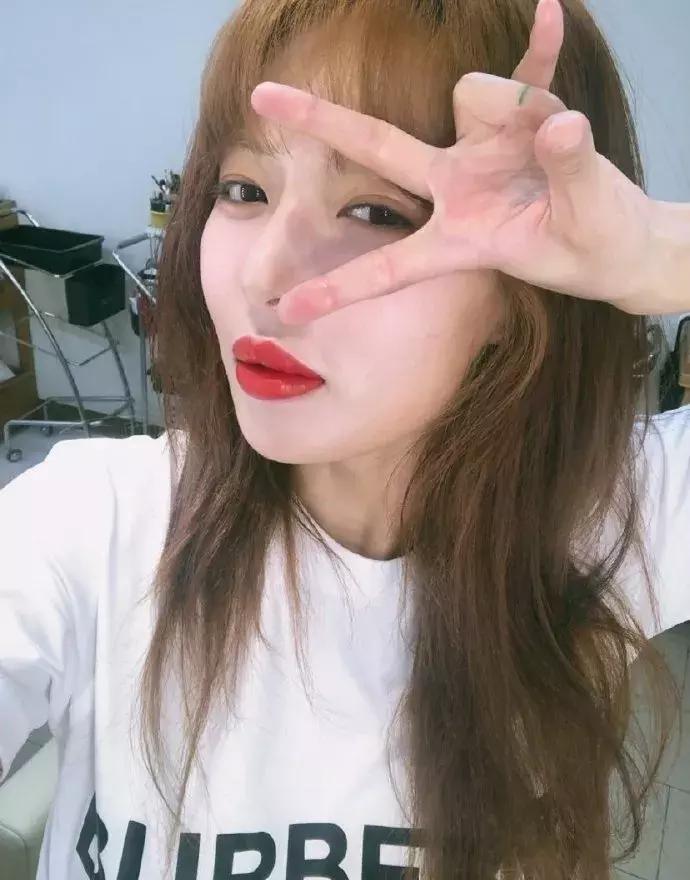 泫雅为什么要丰唇,泫雅太红了怎么办