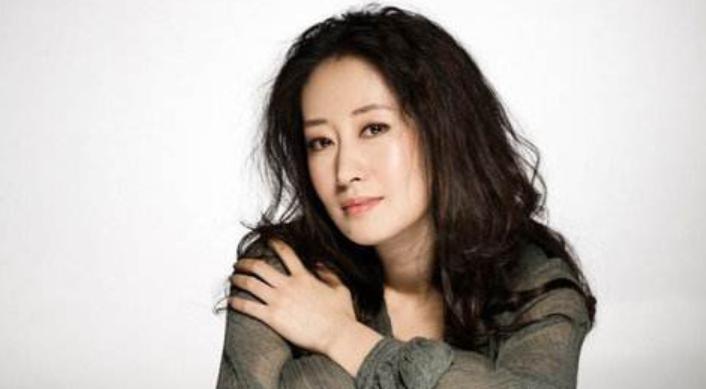 她被称小巩俐,30岁嫁豪门日子却不好过,37岁离婚反活得光芒万丈