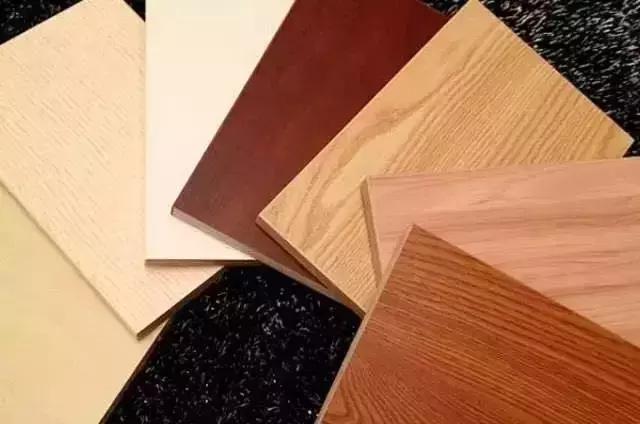 贴木皮与实木家具怎样区别,贴木皮和贴纸的区别