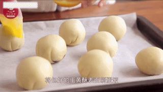 蛋黄酥手法视频,蛋黄酥换皮套路图解