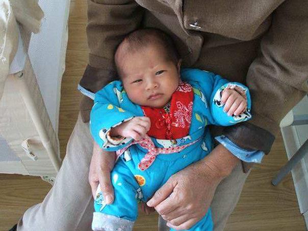 每次排便用湿巾擦屁股好吗,婴幼儿大便后用湿巾擦还是清水洗