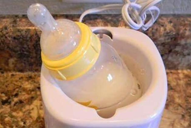 宝宝喝奶总是留下最后一点,小孩喝奶为啥每次都喜欢剩一点