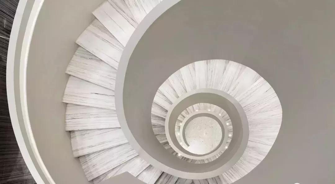 世界最奢华金色楼梯扶手,最奢侈旋转楼梯