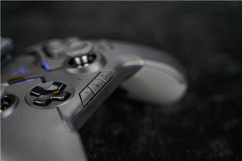 飞智八爪鱼2怎么开启体感,飞智八爪鱼2游戏手柄一键连招