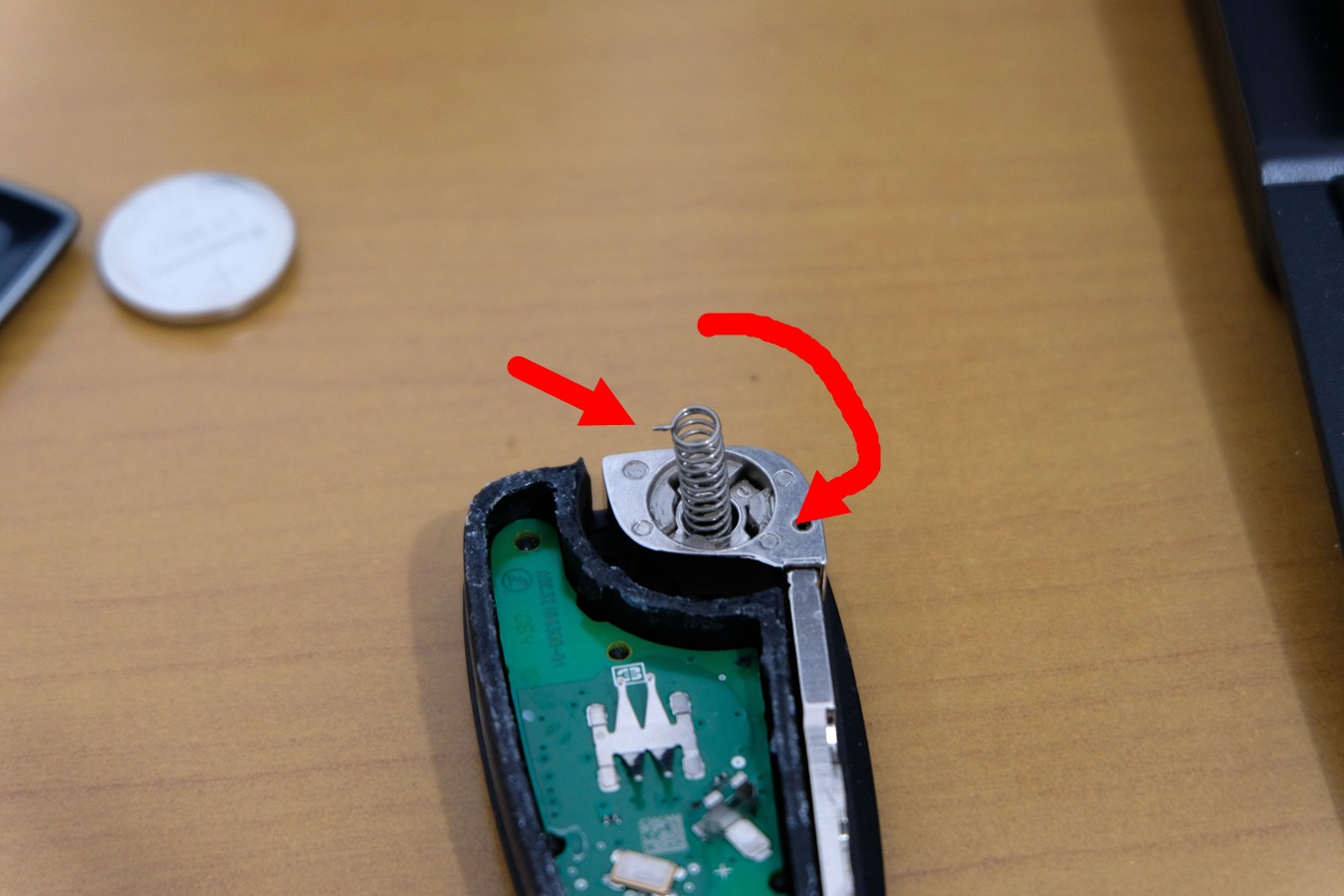 福克斯车钥匙进水维修,福克斯钥匙进水失灵的解决办法