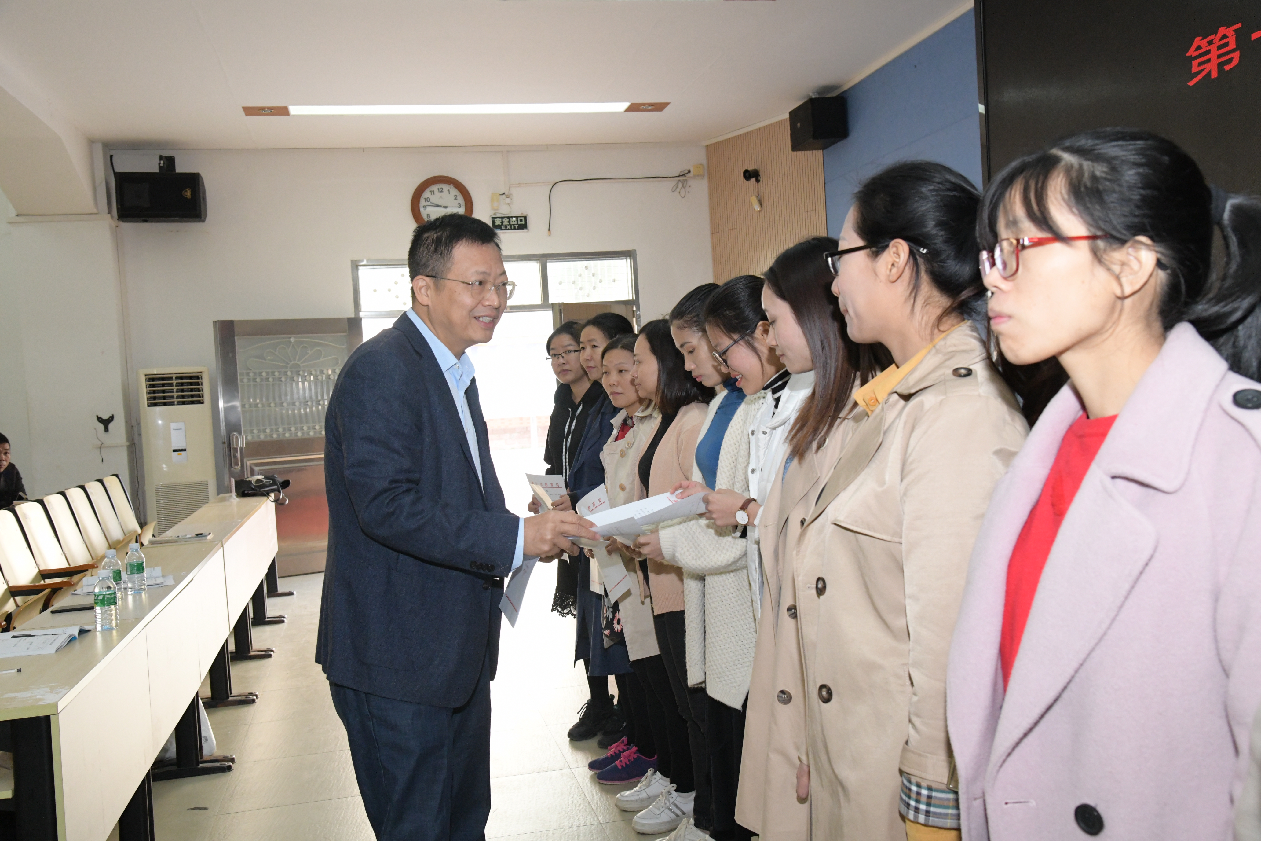 廉江良垌湛江一中对接学校,结对共建促交流教研互动共成长