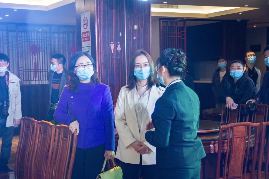 皇厨“4D厨房”：树行业标杆“开放日”，铸餐饮安全屏障