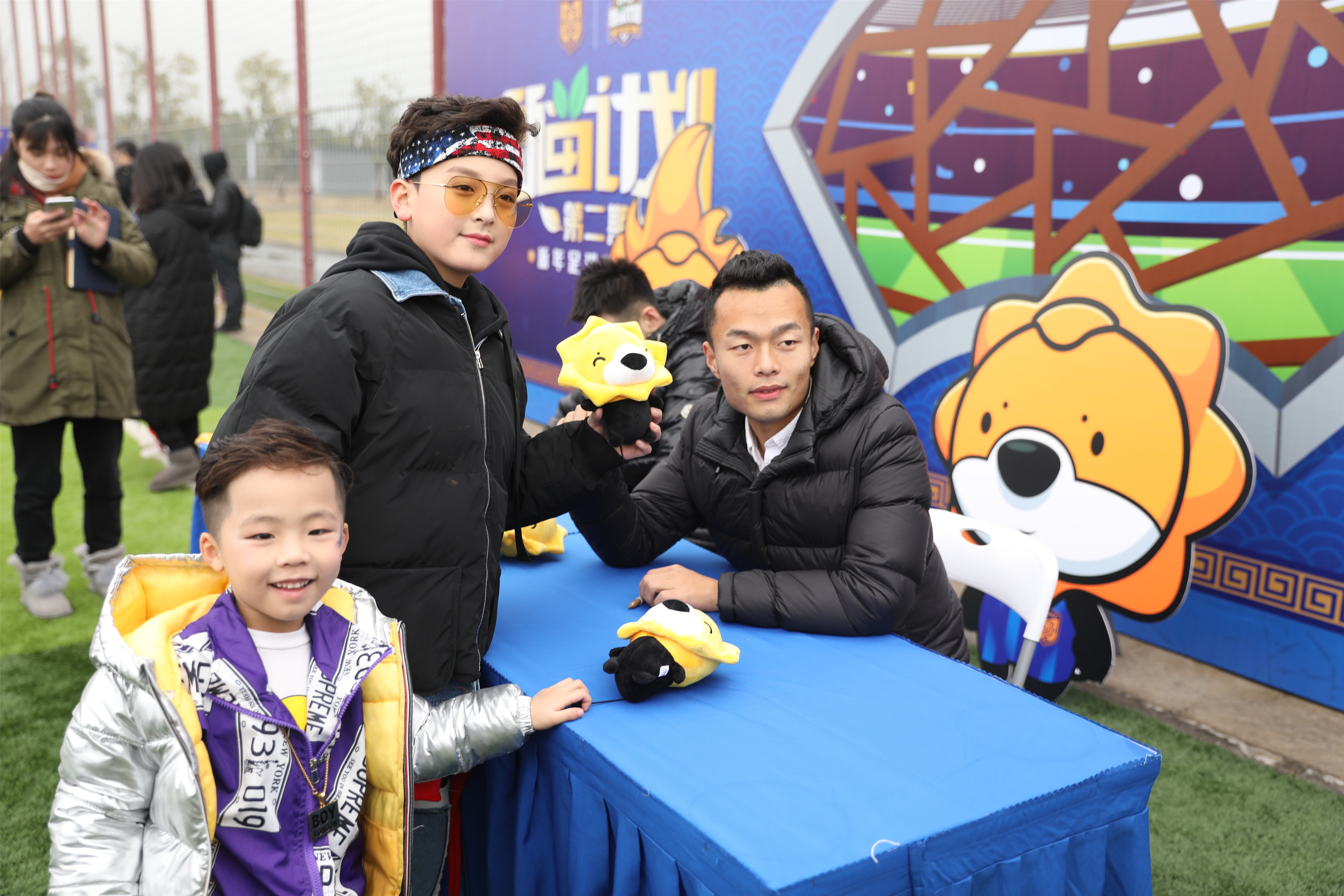 苏宁新苗计划现场抽新年愿望杨笑天助孩子们圆梦