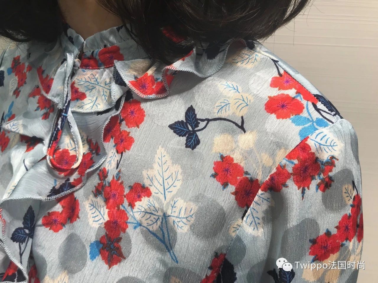 过年穿搭试衣间示范照着穿就对了,初秋试衣间玩转穿搭新潮流