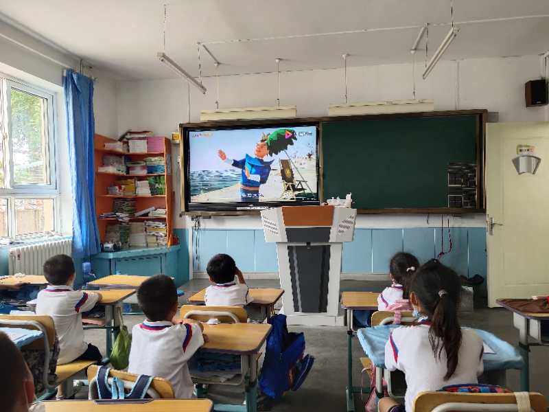 学习民法典培养尊法知法守法好少年