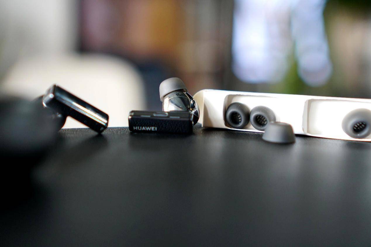 freebudspro和airpodspro对比,freebuds4i和freebudspro选哪个