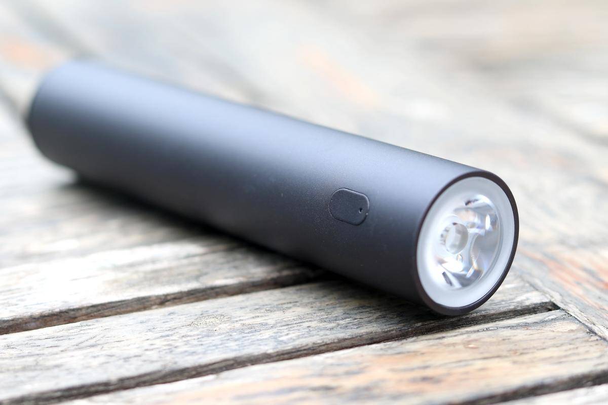 mini强光手电,zmi随身强光手电闪红灯