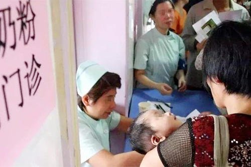 喝毒奶粉的孩子现在怎么样了,喝毒奶粉长大的孩子现在怎样了