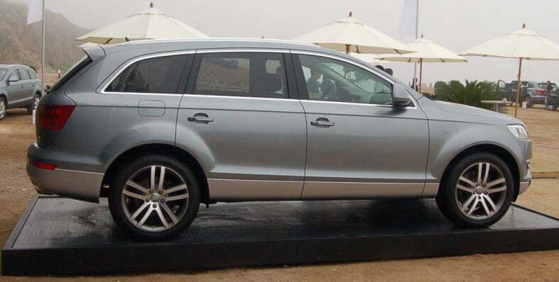 15万公里的奥迪q7容易出问题吗,车主花近80万买奥迪q7乞丐版